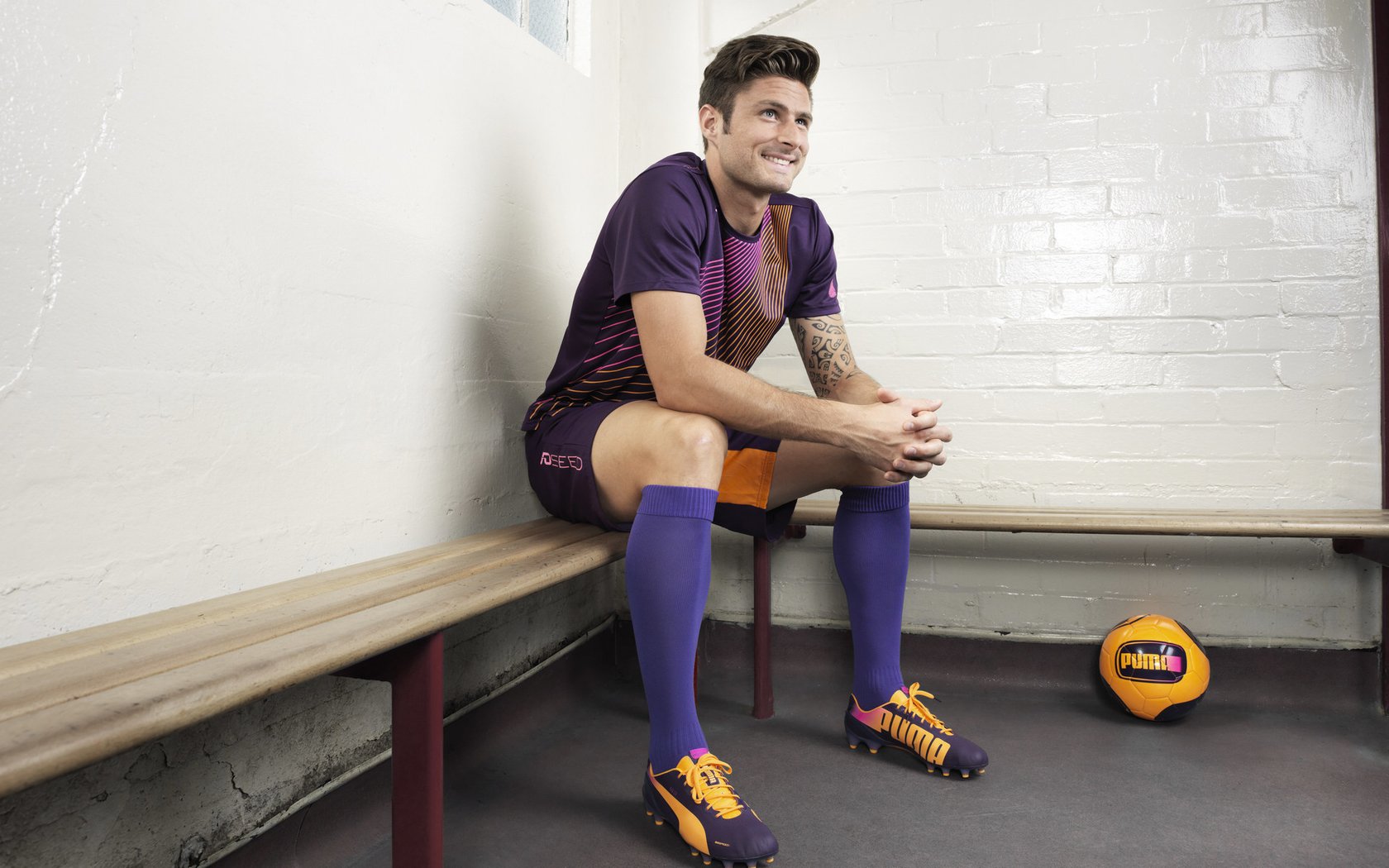 滑板训练基地正式启用助力青少年发展，滑板训练场图片